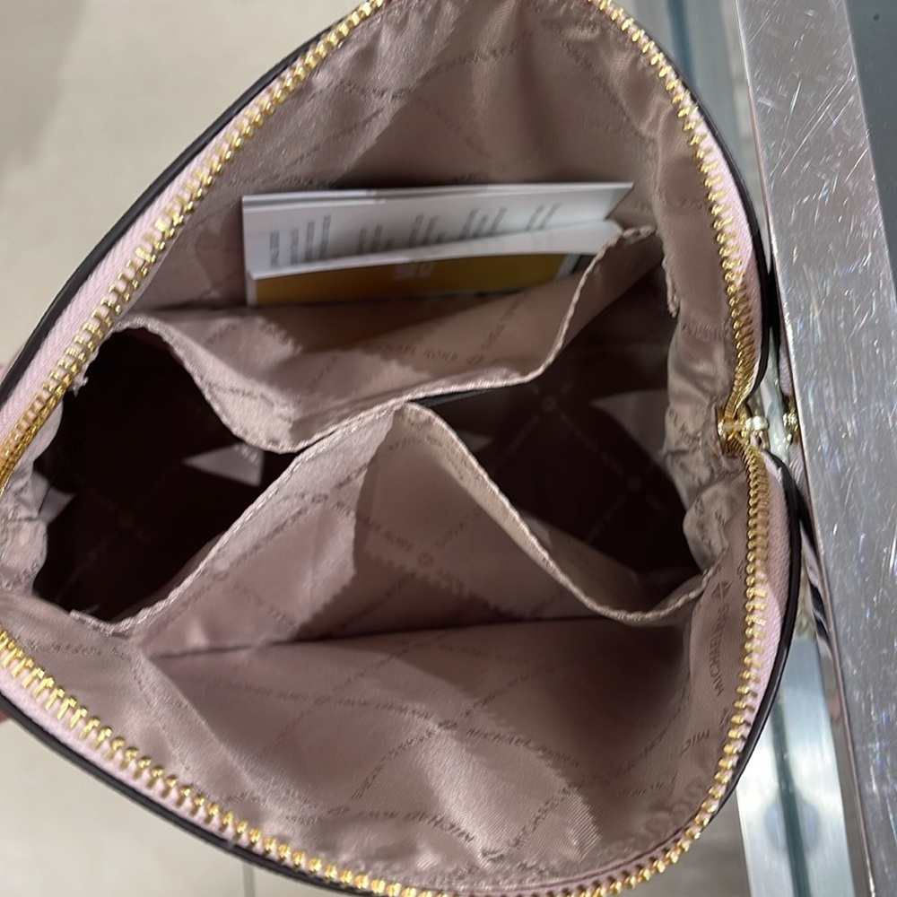 MICHAEL KORS 
Jet Set Travel Medium Dome Crossbody Bag XCROSS XBODY
Powder Blush - Picture 3 of 16